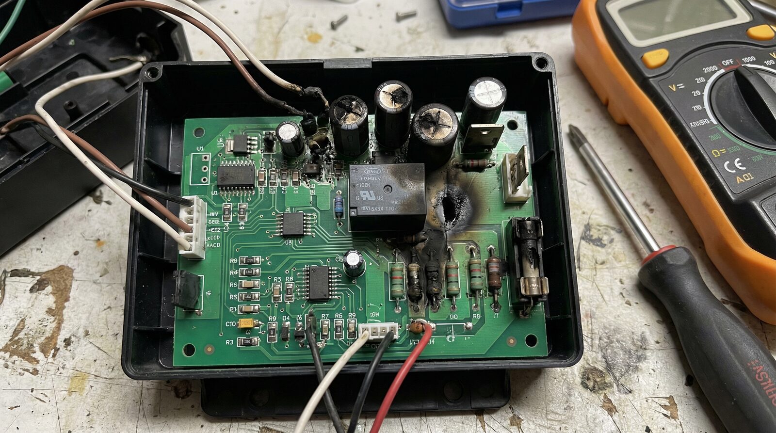 How do I know if my garage door circuit board is bad in Upper Darby, PA? — featured article cover image.